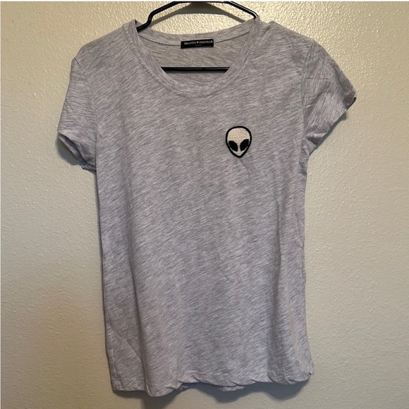 Brandy Melville Alien Patch Tee - Picture 1 of 3